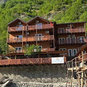 livadhi-guesthouse.albaniahotels.org/